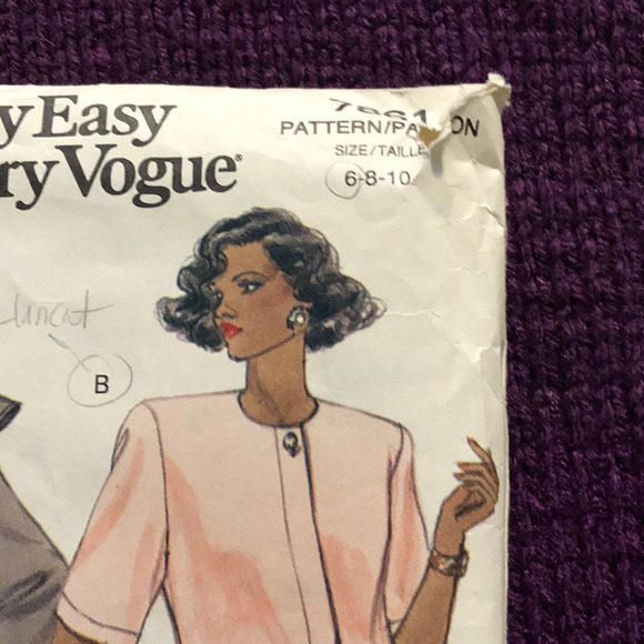 Vogue Pattern 7861 blouse Hidden buttons tie neck size 6 - Picture 2 of 8